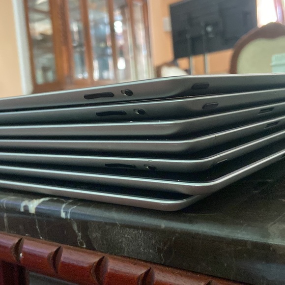 7 iCloud Locked iPads 16GB A1395
